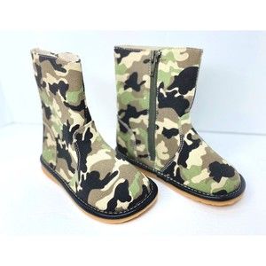 ALLIGATOR Camo print faux fur on infant squeaker boots size 26 (9.5”)